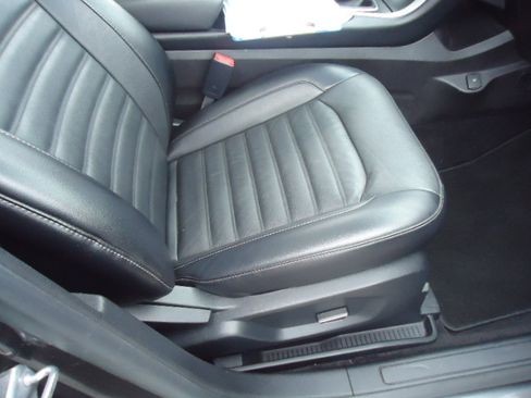 Used 2015 Ford Edge SEL image 15