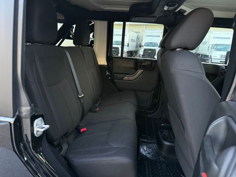 Used 2015 Jeep Wrangler 4WD Unlimited Sport image 18