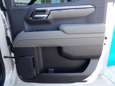 New 2026 Chevrolet Silverado 1500 ZR2 image 36