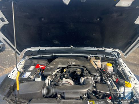 Used 2020 Jeep Wrangler Freedom Edition image 26