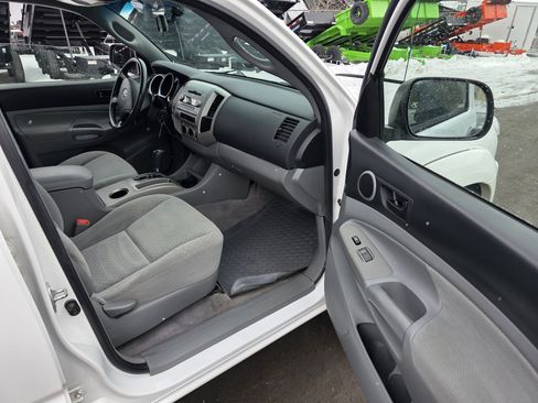 Used 2005 Toyota Tacoma image 10