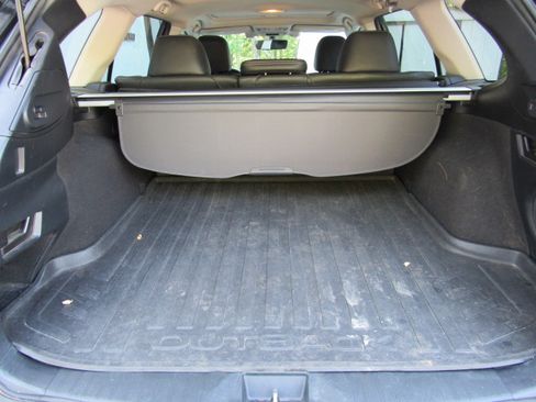 Used 2018 Subaru Outback 2.5i Limited AWD/4WD image 15