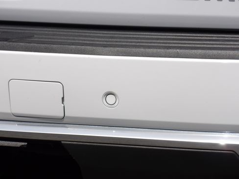 Used 2025 GMC Yukon XL Denali image 15