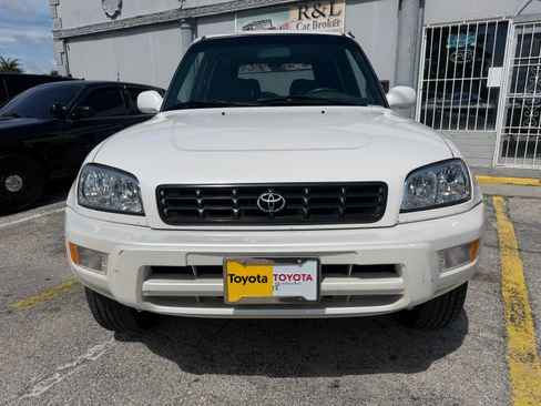 Used 2000 Toyota RAV4 4WD image 3