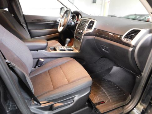 Used 2012 Jeep Grand Cherokee Laredo image 14