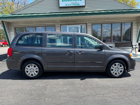 Used 2015 Dodge Grand Caravan SE FWD image 1