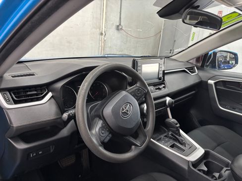 Used 2019 Toyota RAV4 LE image 12