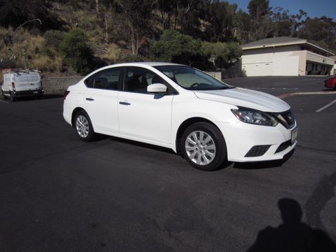 Used 2019 Nissan Sentra S w/ Electronics Package FWD image 3