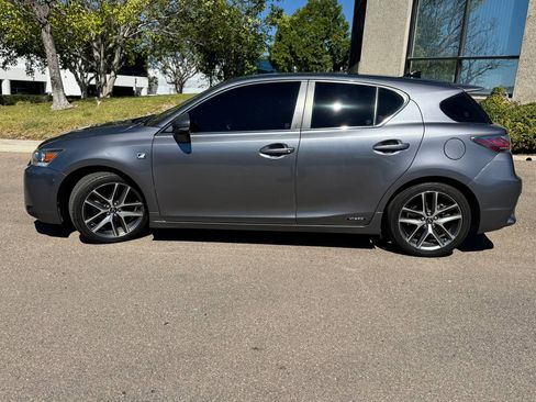 Used 2015 Lexus CT 200h image 2