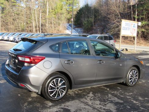 Used 2018 Subaru Impreza 2.0i Premium image 10