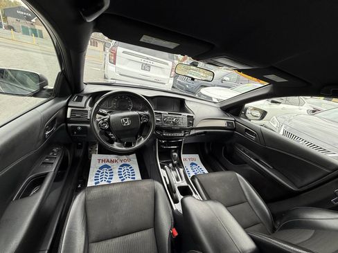 Used 2017 Honda Accord Sport image 11