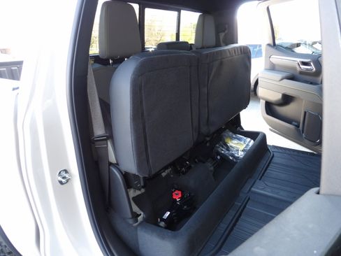 New 2026 Chevrolet Silverado 1500 ZR2 image 29