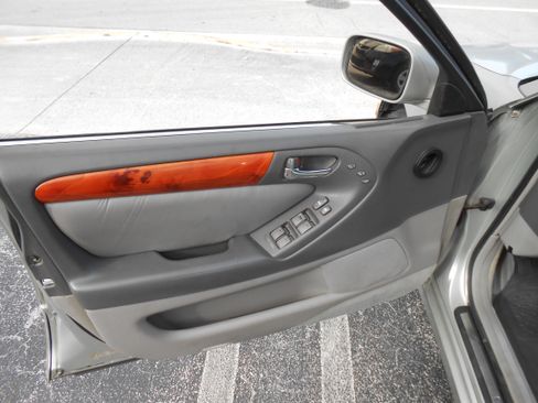 Used 2001 Lexus GS 300 image 9