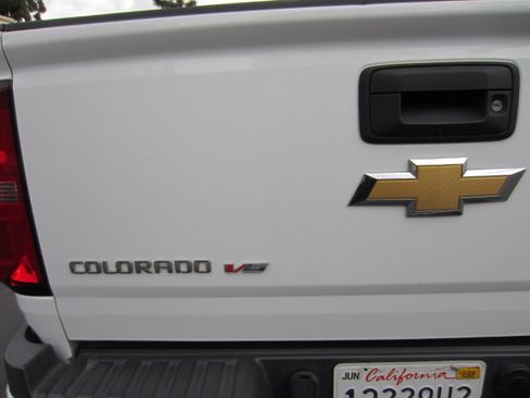 Used 2019 Chevrolet Colorado LS image 12