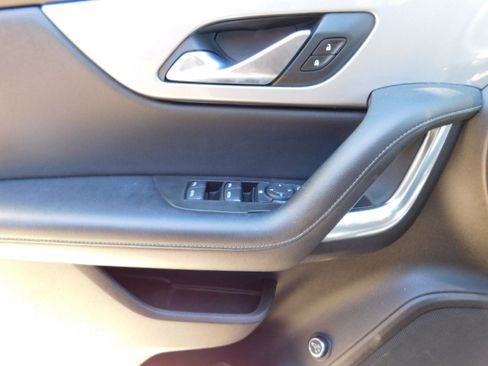 Used 2020 Chevrolet Blazer LT image 14