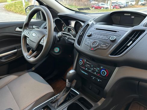 Used 2017 Ford Escape SE image 13