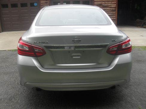 Used 2017 Nissan Altima 2.5 SV Sedan FWD image 6