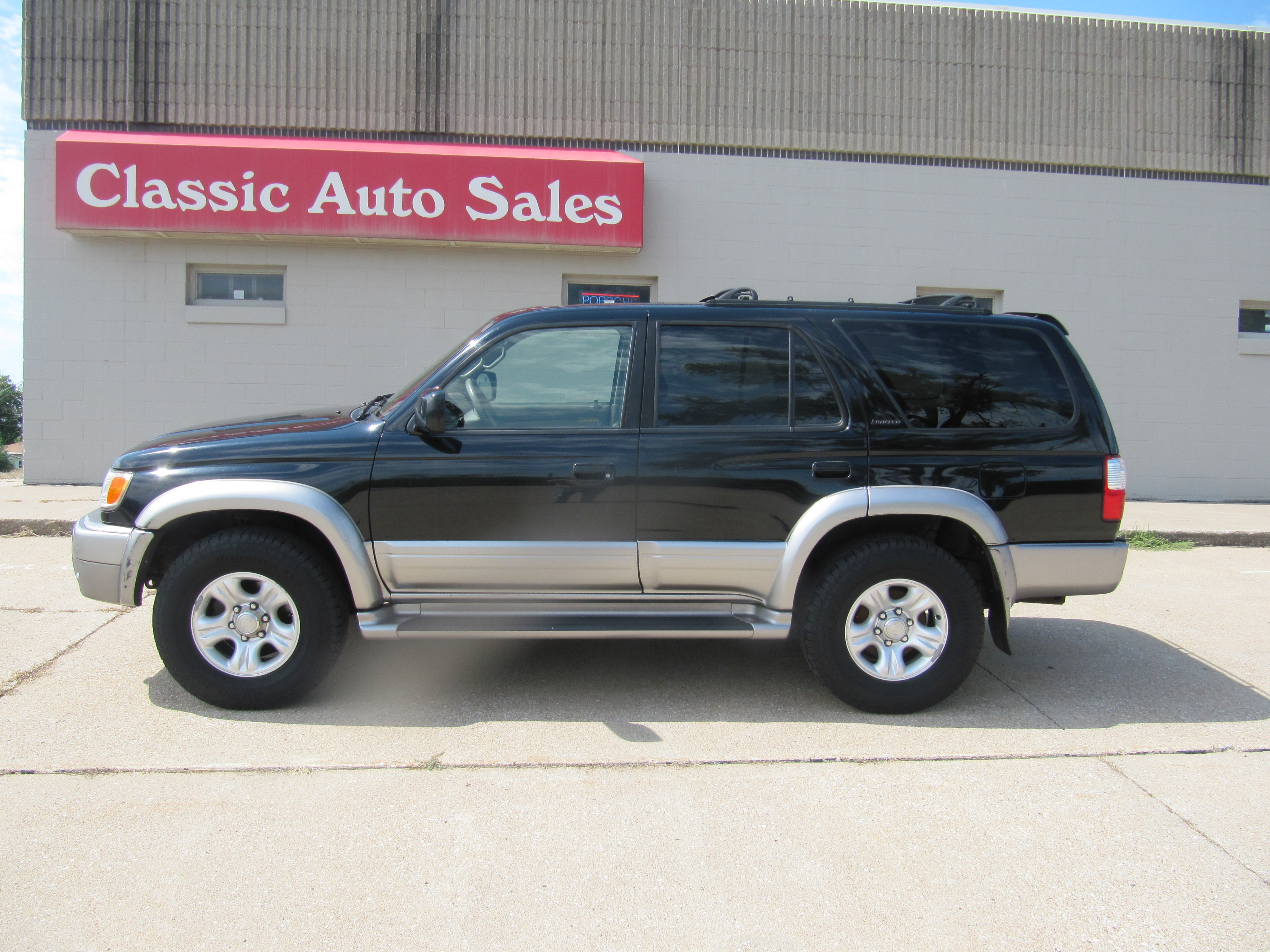 Used 2001 Toyota 4Runner 4WD Limited image 1