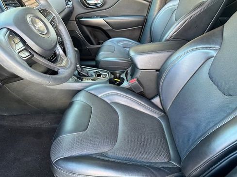 Used 2022 Jeep Cherokee Limited image 14