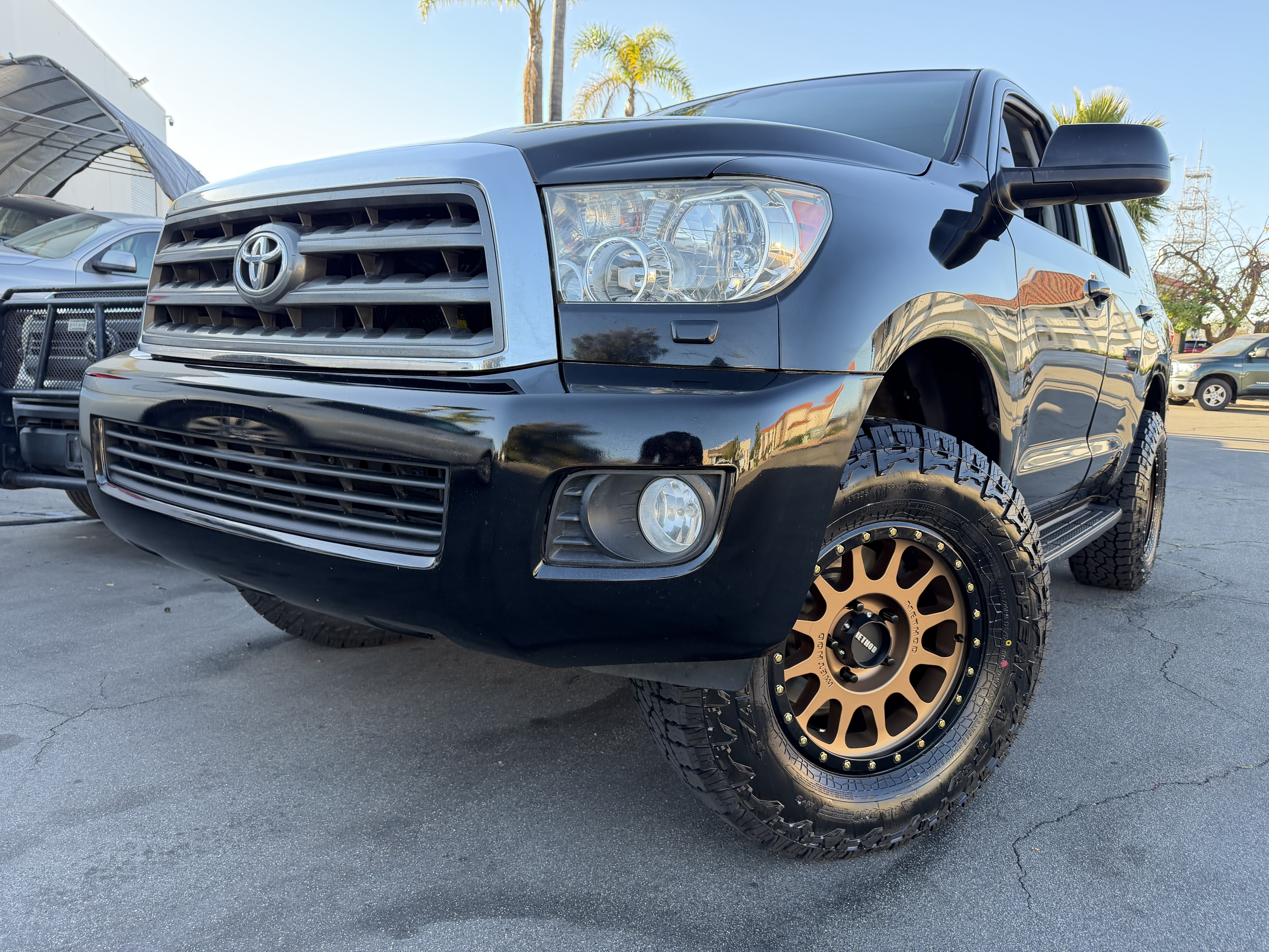 Used 2016 Toyota Sequoia SR5 AWD/4WD image 4