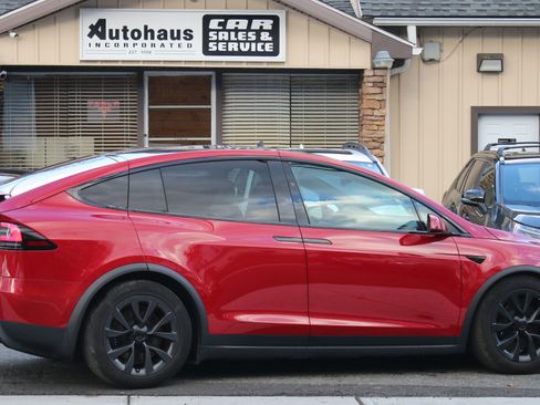 Used 2023 Tesla Model X image 3