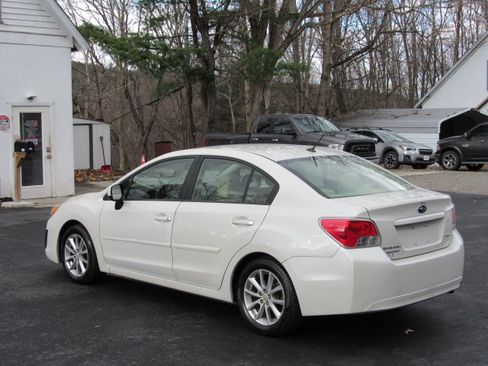 Used 2014 Subaru Impreza 2.0i Premium image 7