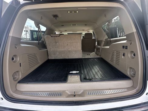 Used 2016 Chevrolet Suburban LT image 13