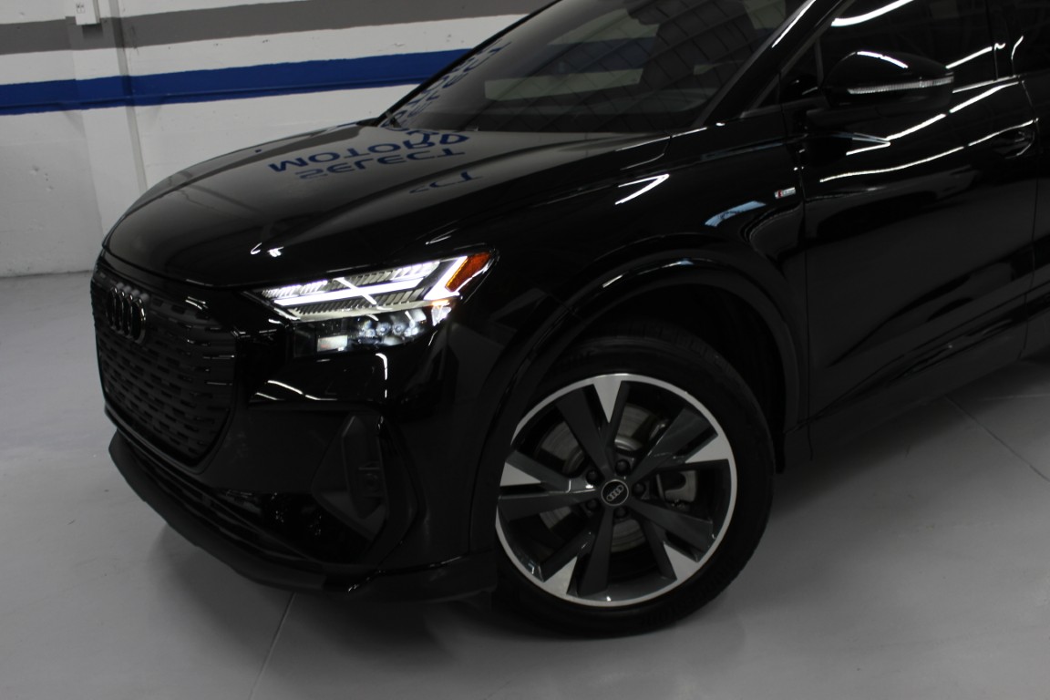 Used 2024 Audi Q4 e-tron quattro Prestige AWD/4WD image 5