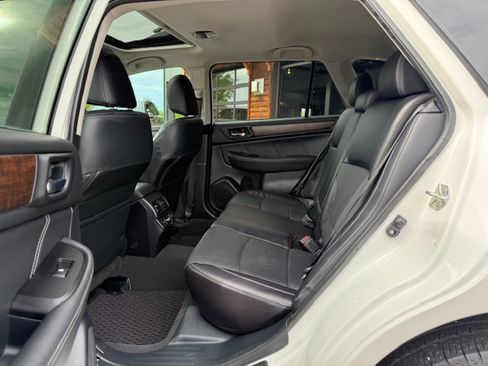Used 2018 Subaru Outback 3.6R Limited AWD/4WD image 18