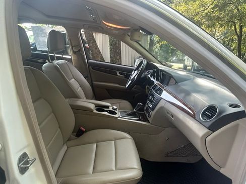 Used 2013 Mercedes-Benz C 300 4MATIC Sedan image 23