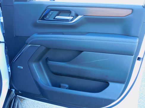 Used 2025 GMC Yukon Denali image 29