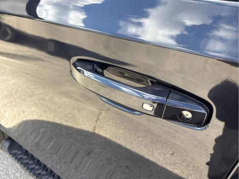 Used 2024 Chevrolet Tahoe Z71 image 19