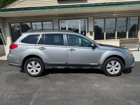 Used 2011 Subaru Outback 2.5i Premium AWD/4WD image 1