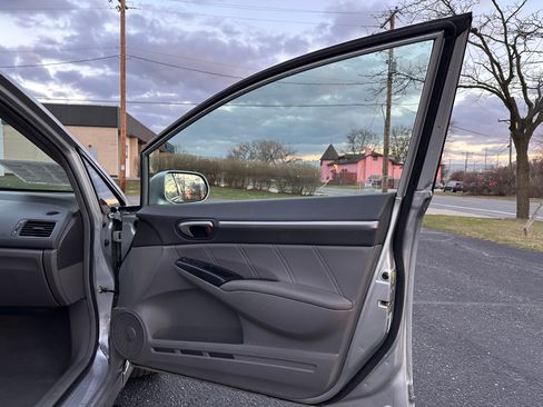 Used 2010 Honda Civic EX-L image 19