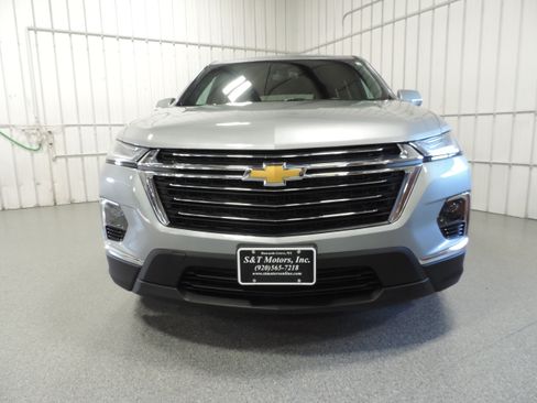 Used 2023 Chevrolet Traverse LT image 5