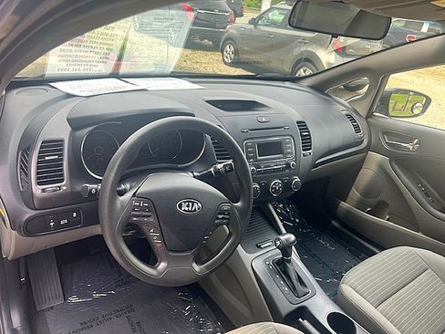 Used 2015 Kia Forte LX image 2