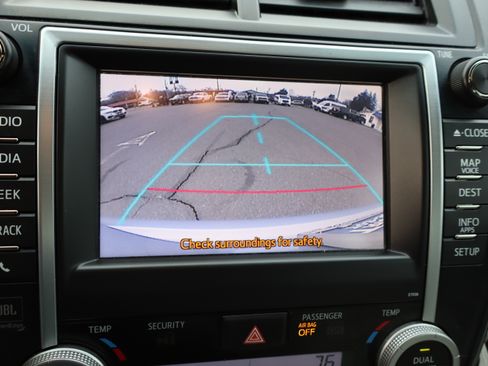 Used 2012 Toyota Camry XLE image 27