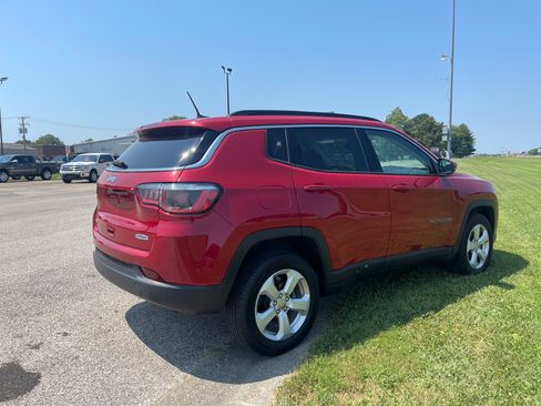 Used 2017 Jeep Compass Latitude w/ 80th Edition image 4