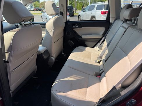 Used 2016 Subaru Forester 2.5i Limited AWD/4WD image 11
