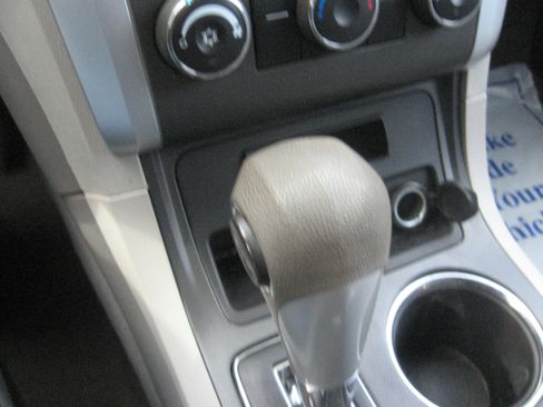 Used 2011 Chevrolet Traverse LS image 12