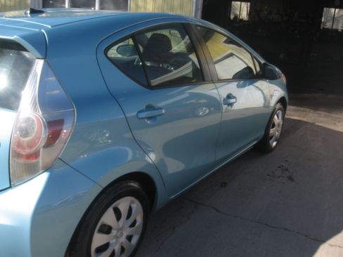 Used 2012 Toyota Prius C image 4
