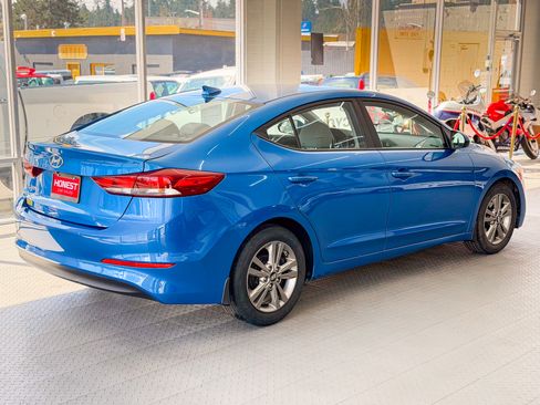 Used 2017 Hyundai Elantra SE image 4