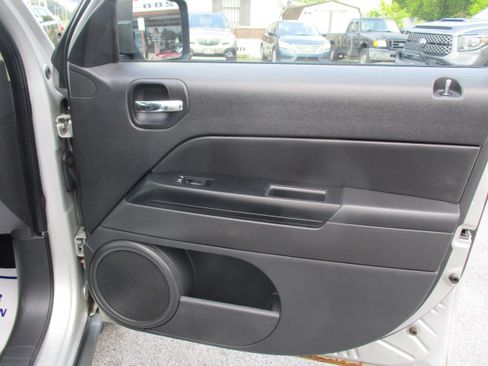 Used 2010 Jeep Patriot 4WD Sport image 26