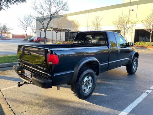 Used 2003 Chevrolet S10 Pickup LS image 7