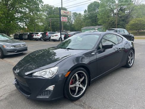 Used 2013 Scion FR-S image 1