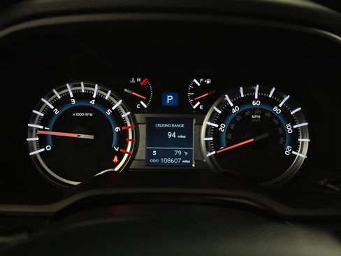 Used 2018 Toyota 4Runner SR5 image 31