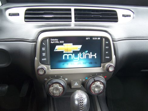 Used 2015 Chevrolet Camaro LT image 18