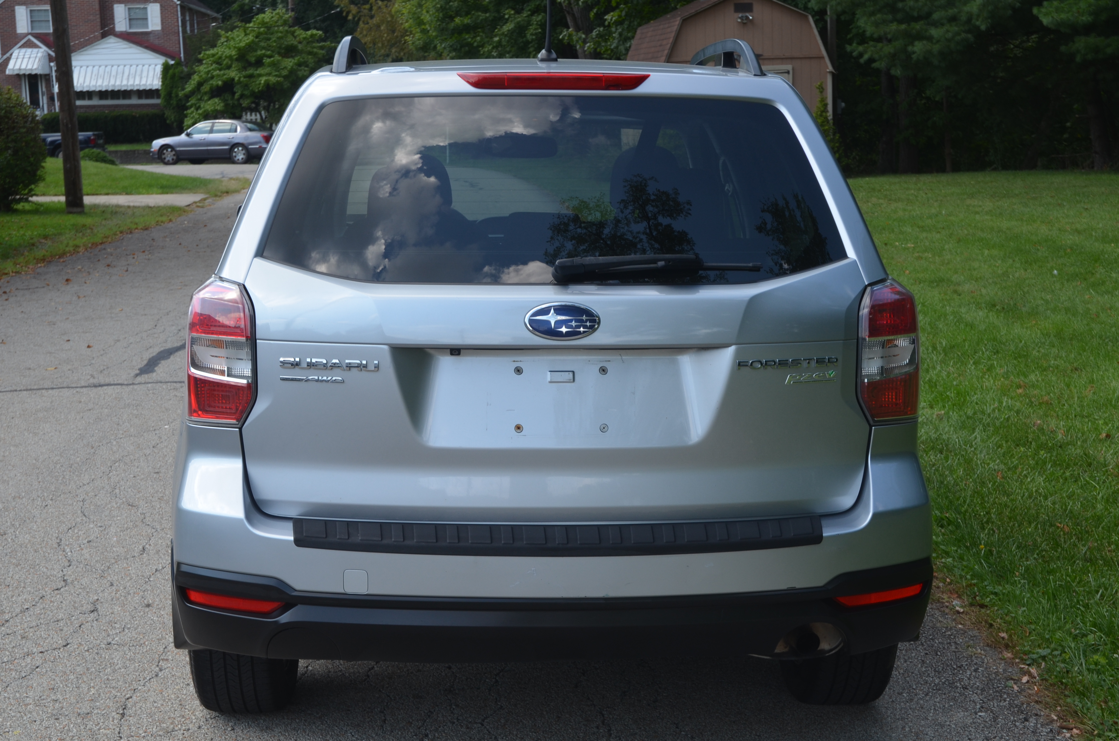 Used 2015 Subaru Forester 2.5i Premium AWD/4WD image 4
