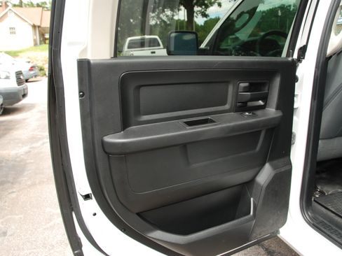 Used 2016 RAM 2500 ST image 12