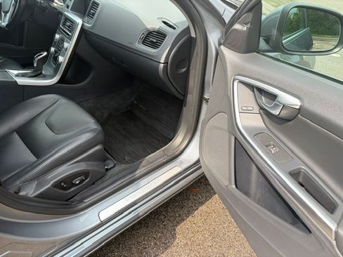 Used 2017 Volvo S60 T5 Inscription Premier AWD image 24